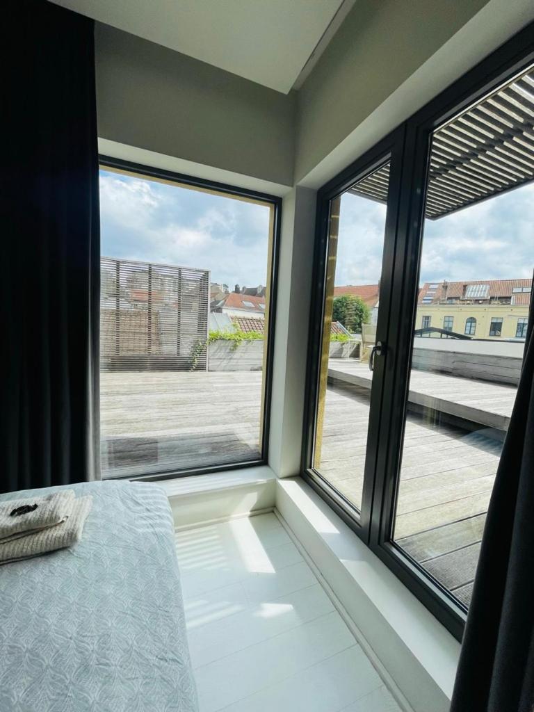 Апартаменты Down Town Penthouse With Private Parking Брюссель Экстерьер фото