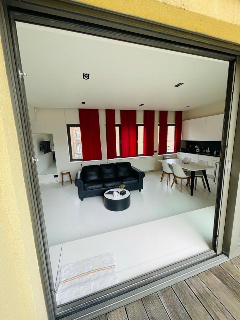 Апартаменты Down Town Penthouse With Private Parking Брюссель Экстерьер фото