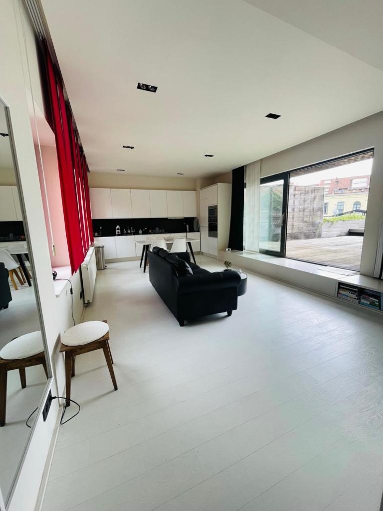 Апартаменты Down Town Penthouse With Private Parking Брюссель Экстерьер фото
