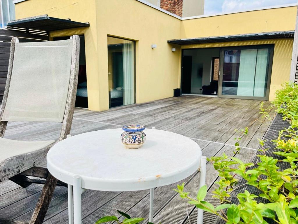 Апартаменты Down Town Penthouse With Private Parking Брюссель Экстерьер фото